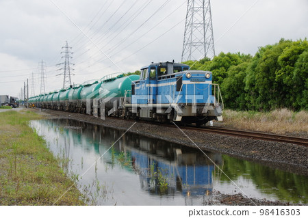 Keiyo Rinkai Railway KD55 103 Oil Train Water Mirror 98416303