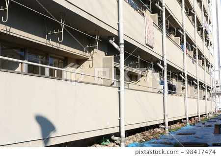 Osaka Municipal Imafukunaka Housing 98417474