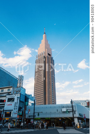 Tokyo cityscape Landscape in front of Yoyogi station Tokyo cityscape Landscape in front of Yoyogi station 98418003