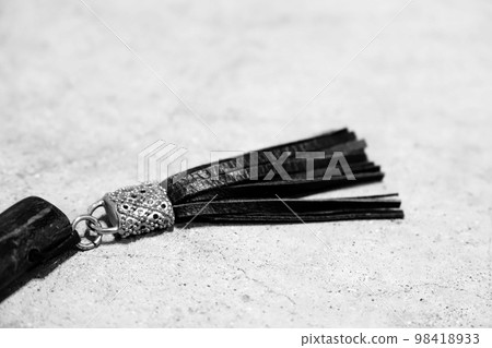 leather fringe 98418933