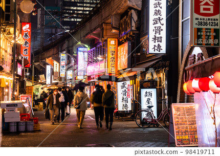 《Tokyo》Ueno station square・guard bar street 《Tokyo》Ueno station square・guard bar street 98419711