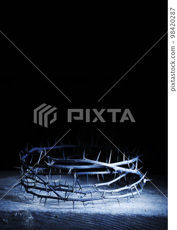 Rusty wreath of thorns at the cross Rusty wreath of thorns at the cross 98420287