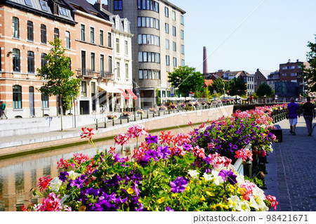 Beautiful canals of Ghent, Belgium, decorated with flowers 98421671