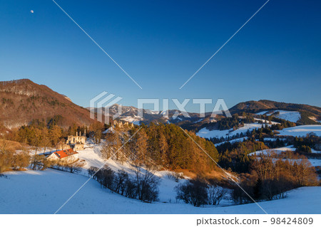 Ruins of Sklabina castle in winter at sunset, Slovakia. Ruins of Sklabina castle in winter at sunset, Slovakia. 98424809