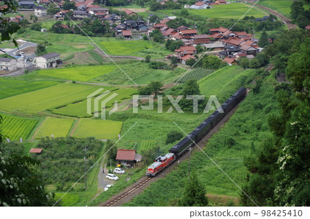 Yamaguchi Line Tsuwano area overhead view DL Yamaguchi DD51 Yamaguchi Line Tsuwano area overhead view DL Yamaguchi DD51 98425410