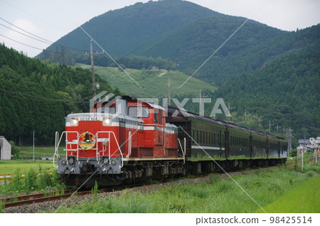 Yamaguchi Line near Funahirayama DL Yamaguchi DD51 Yamaguchi Line near Funahirayama DL Yamaguchi DD51 98425514