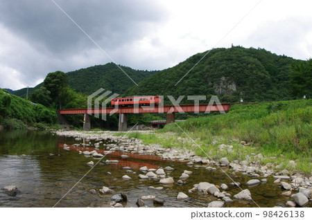 Yamaguchi Line near Chomonkyo local train Kiha 40 Yamaguchi Line near Chomonkyo local train Kiha 40 98426138