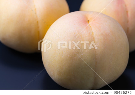 Shimizu white peach of fruit kingdom Okayama Shimizu white peach of fruit kingdom Okayama 98426275