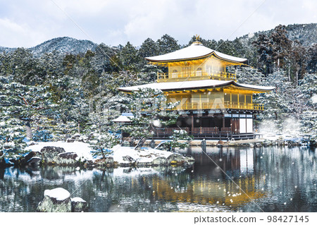 Snow makeup Kinkakuji 98427145