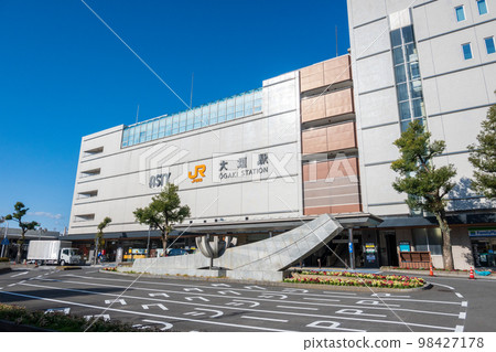 A refreshing sunny sky and the scenery in front of Ogaki Station|Ogaki City, Gifu Prefecture A refreshing sunny sky and the scenery in front of Ogaki Station|Ogaki City, Gifu Prefecture 98427178