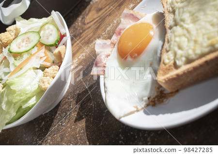 A delicious breakfast on the table 98427285