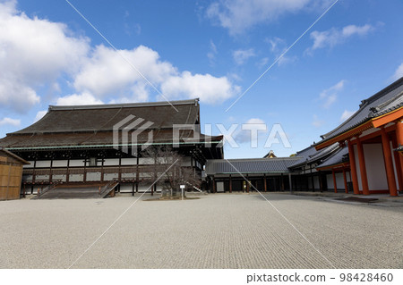 京都故宮的紫色寺廟 京都故宮的紫色寺廟 98428460