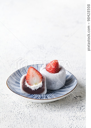 Strawberry Daifuku 98428508