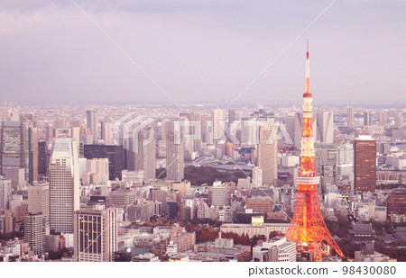 Urban scenery with a view of Tokyo Tower Urban scenery with a view of Tokyo Tower 98430080