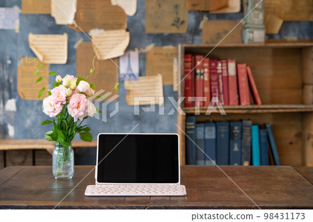 Online class Remote work Image of learning 98431173