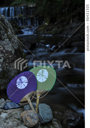 自來水和風扇。 98431505