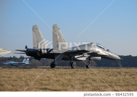 Indian Air Force Sukhoi Su-30MKI landing 98432595