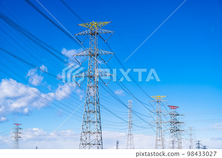 Forest of various power transmission towers, high-voltage power lines, blue sky and white clouds b-2 High saturation contrast 98433027