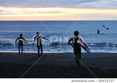 救生員晨練場景 98433537