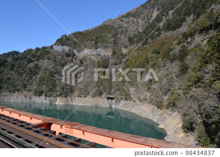 Okuoi Rainbow Bridge and Lake Sesam (Haibara District, Shizuoka Prefecture) Okuoi Rainbow Bridge and Lake Sesam (Haibara District, Shizuoka Prefecture) 98434837