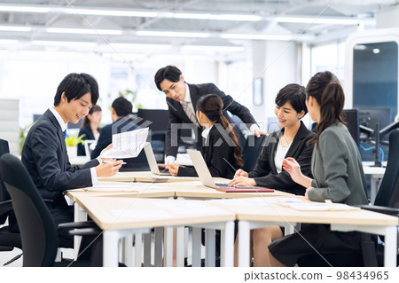 Meeting team business businessman office 98434965