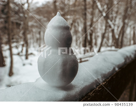 【冬季】甲板欄杆上的小雪人 98435139