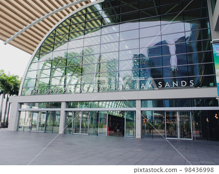 Marina Bay Sands shopping mall 98436998