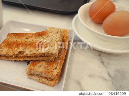 Breakfast in Singapore: Kaya Toast 98436999