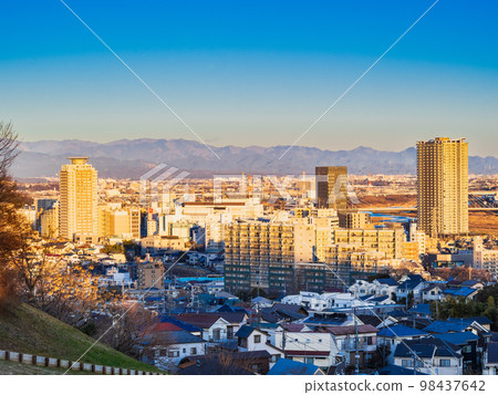 Residential area dyed in the morning glow 98437642