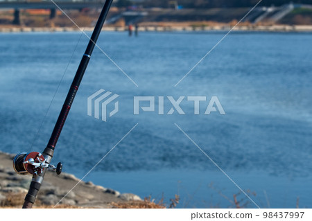 多摩河和釣魚竿 多摩河和釣魚竿 98437997
