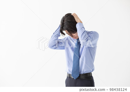 商人頭痛受苦 98438124