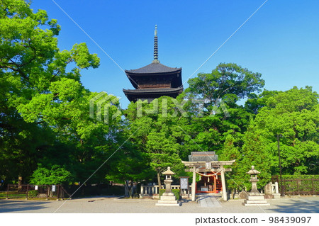 【京都府】鮮綠東寺五層寶塔 98439097