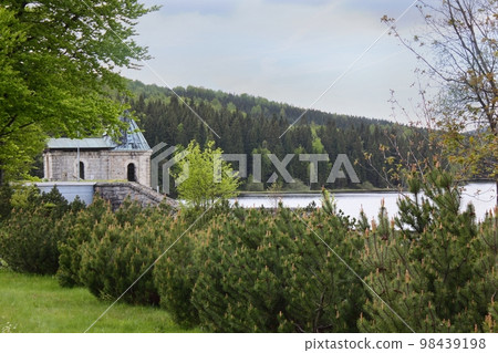 Dam and water reservoir Sous in Czech Republic 98439198
