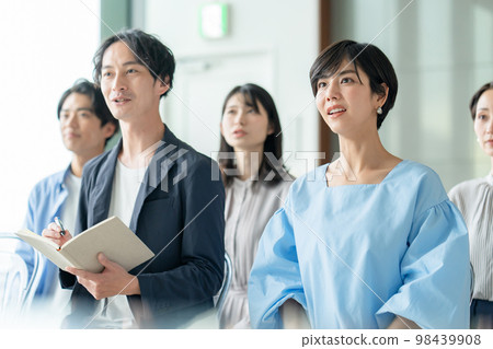 Business seminar 98439908