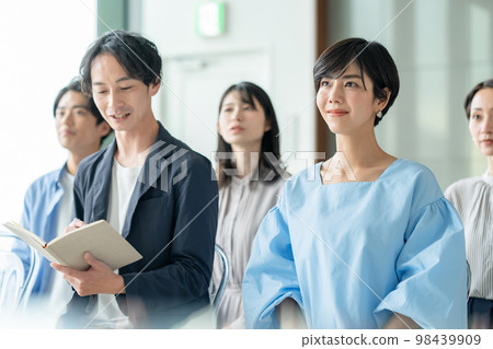 Business seminar 98439909