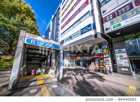 日本橫濱市景 橫濱市營地鐵藍線新橫濱站（3 號出口）景觀 98440065