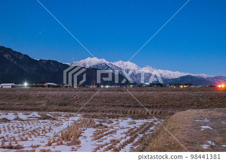 [黎明前]大糸線沿線的風景[大町市常磐] 98441381