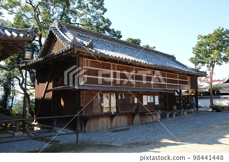 兵庫縣辰野市三町室津町加茂神社天門（金馬社）室津街景 98441448
