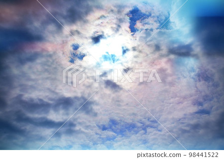 Sunlight filtering through the clouds Sunlight filtering through the clouds 98441522