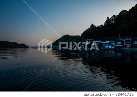 Funaya, the sea, and the sunrise 98441736