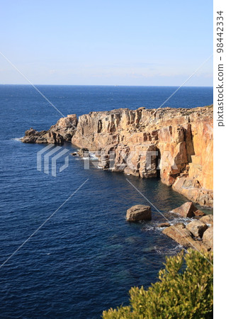 Three-tiered wall (Shirahama Town, Wakayama Prefecture) 98442334