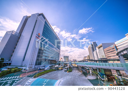 Yokohama cityscape in Japan Looking forward to Shin-Yokohama Station, which will be more convenient with the opening of the Sotetsu Shin-Yokohama Line and Tokyu Shin-Yokohama Line (March) Yokohama cityscape in Japan Looking forward to Shin-Yokohama Station, which will be more convenient with the opening of the Sotetsu Shin-Yokohama Line and Tokyu Shin-Yokohama Line (March) 98443128