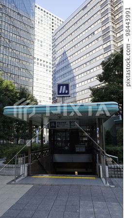 Osaka Metro堺筋線堺筋本町站15號出口 Osaka Metro堺筋線堺筋本町站15號出口 98443991