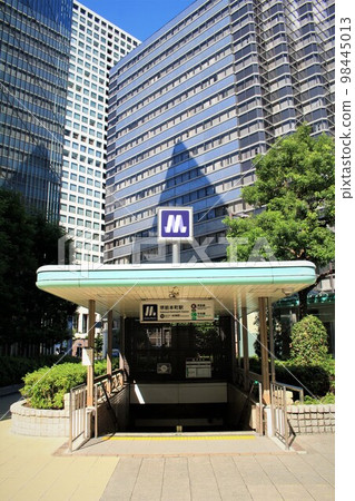 Osaka Metro Sakaisuji-Hommachi Station 98445013