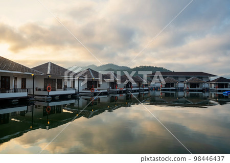 floating resort on lake at sunrise in Srinakarin Dam, Kanchanaburi 98446437