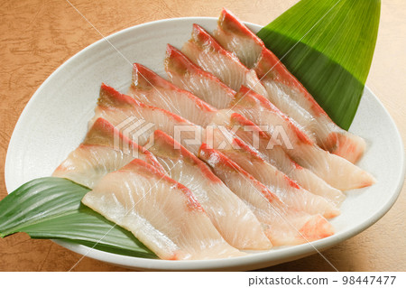 Fillets for yellowtail shabu-nabe Fillets for yellowtail shabu-nabe 98447477