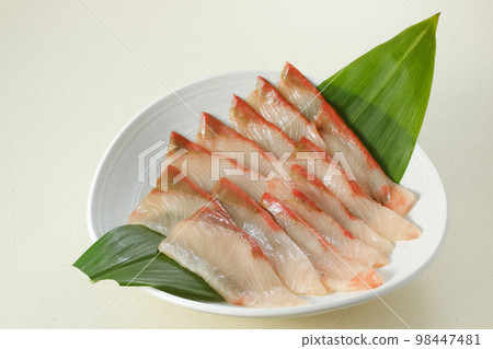 Fillets for yellowtail shabu-nabe Fillets for yellowtail shabu-nabe 98447481