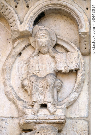 Plate with stories from Genesis: Story about Abel and Cain, God the Father, relief by Wiligelmo, Modena Cathedral, Italy Plate with stories from Genesis: Story about Abel and Cain, God the Father, relief by Wiligelmo, Modena Cathedral, Italy 98448014