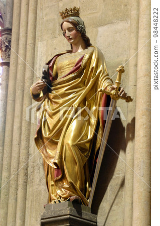 Saint Catherine of Alexandria, statue in Zagreb cathedral 98448222