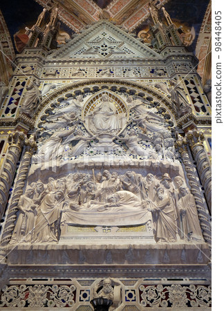 Death and Assumption of the Virgin, detail from the Tabernacle of the Madonna, by Andrea di Cione known as l'Orcagna, marble and mosaic. Loggia of the Orsanmichele Church in Florence, Tuscany, Italy 98448405